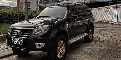 mobil ford, spesifikasi mobil ford everest